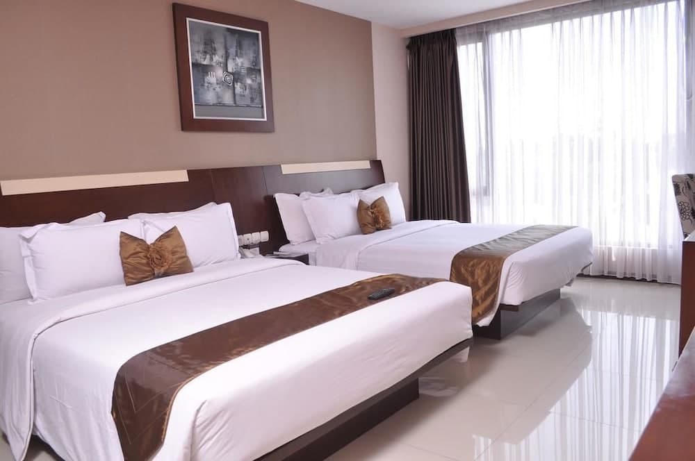 Scarlet Dago Hotel