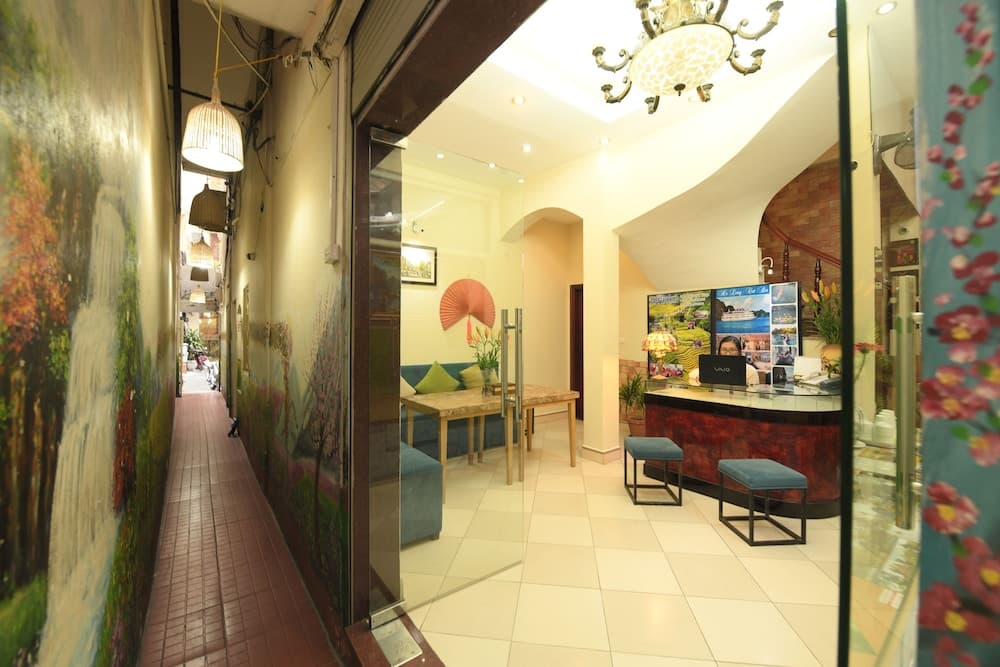 Holiday Lakeview Hotel