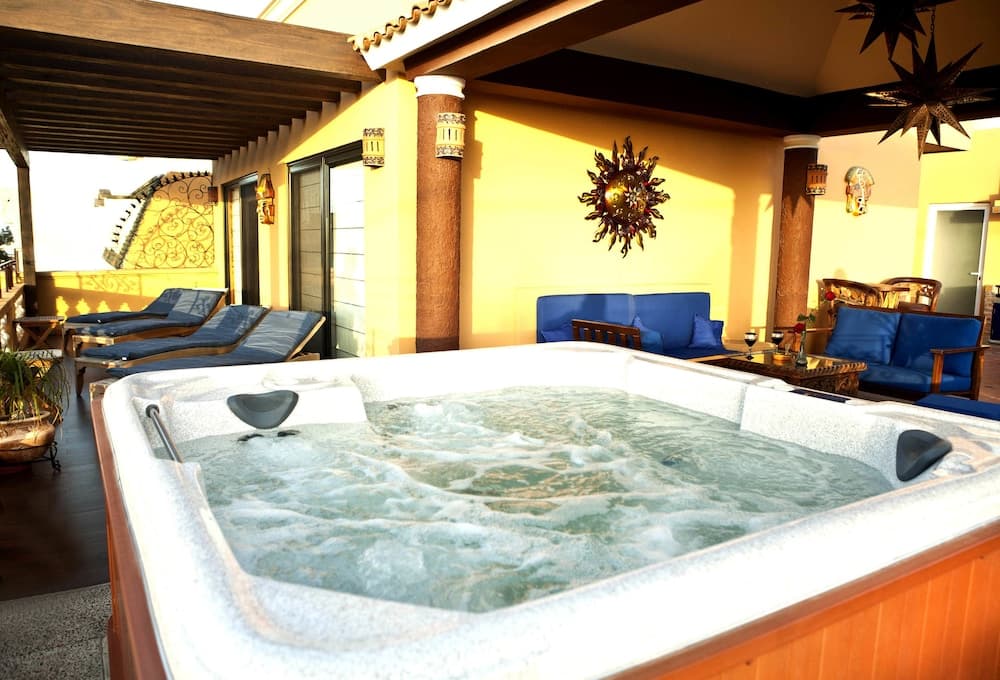 Las 7 Maravillas - Adults Only