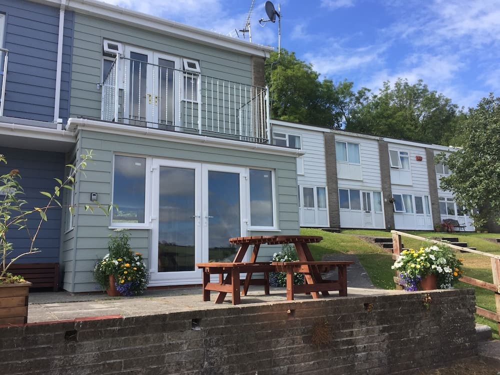Freshwater Bay Holiday Cottages