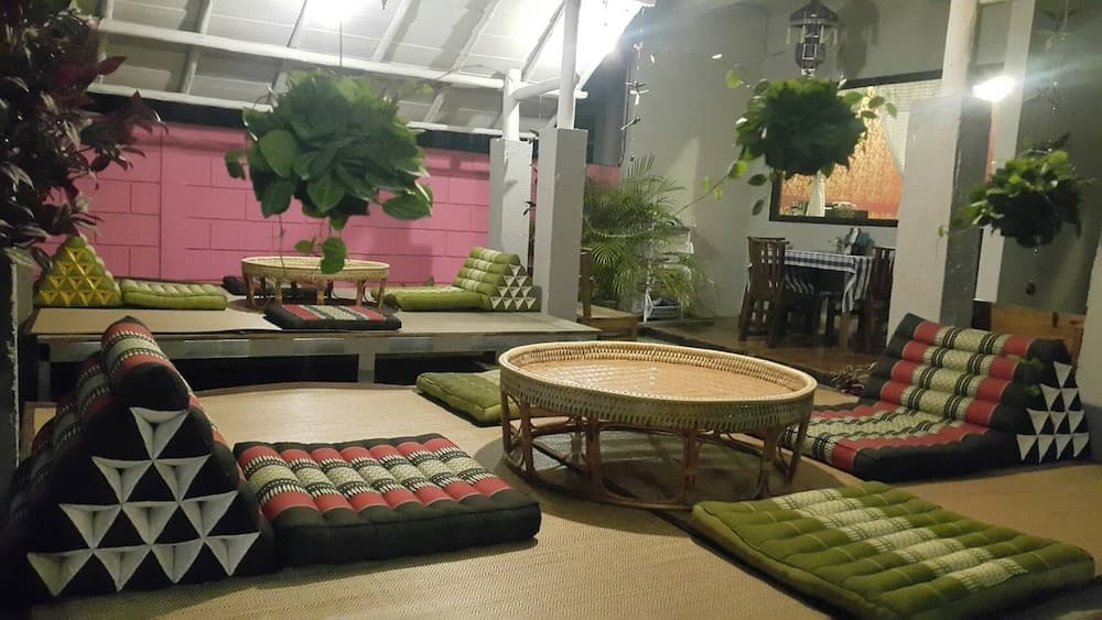 Lobi dinlenme salonu