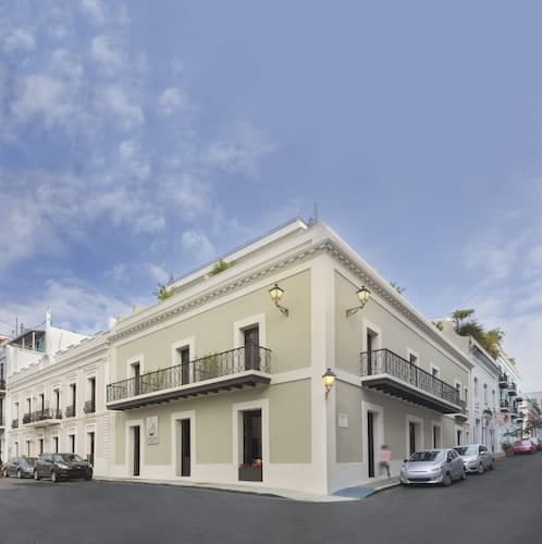 Decanter Hotel