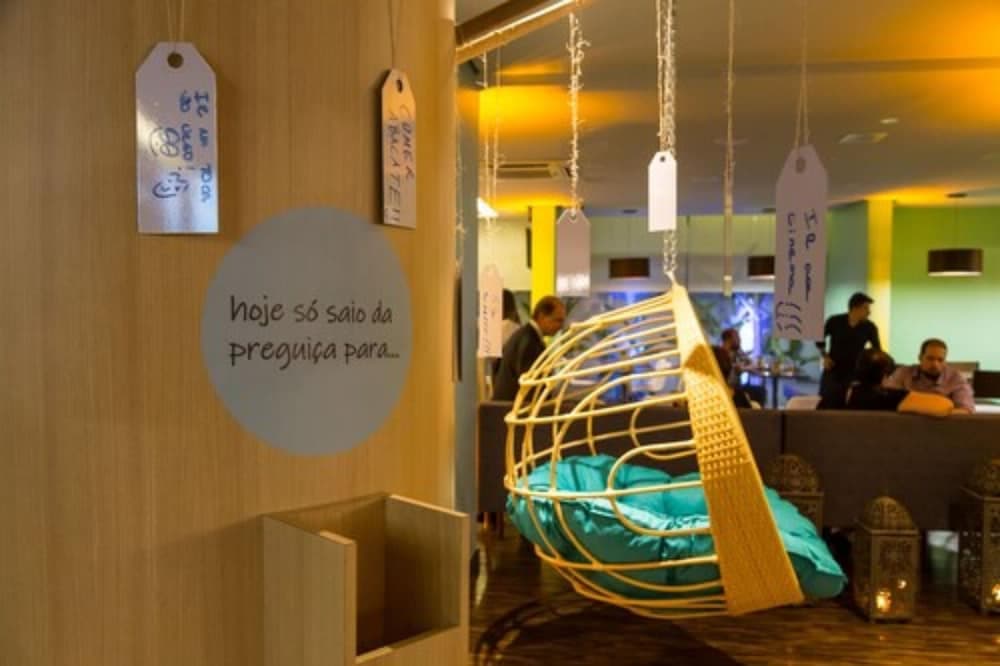 Lobi dinlenme salonu