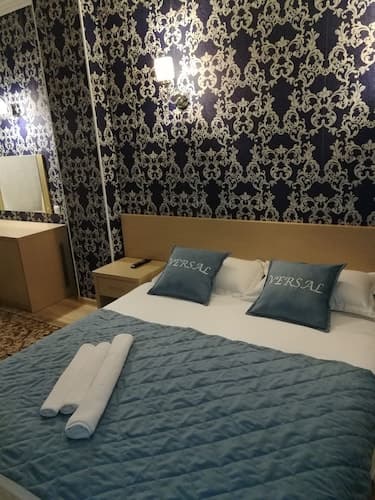 Aruna Hotel
