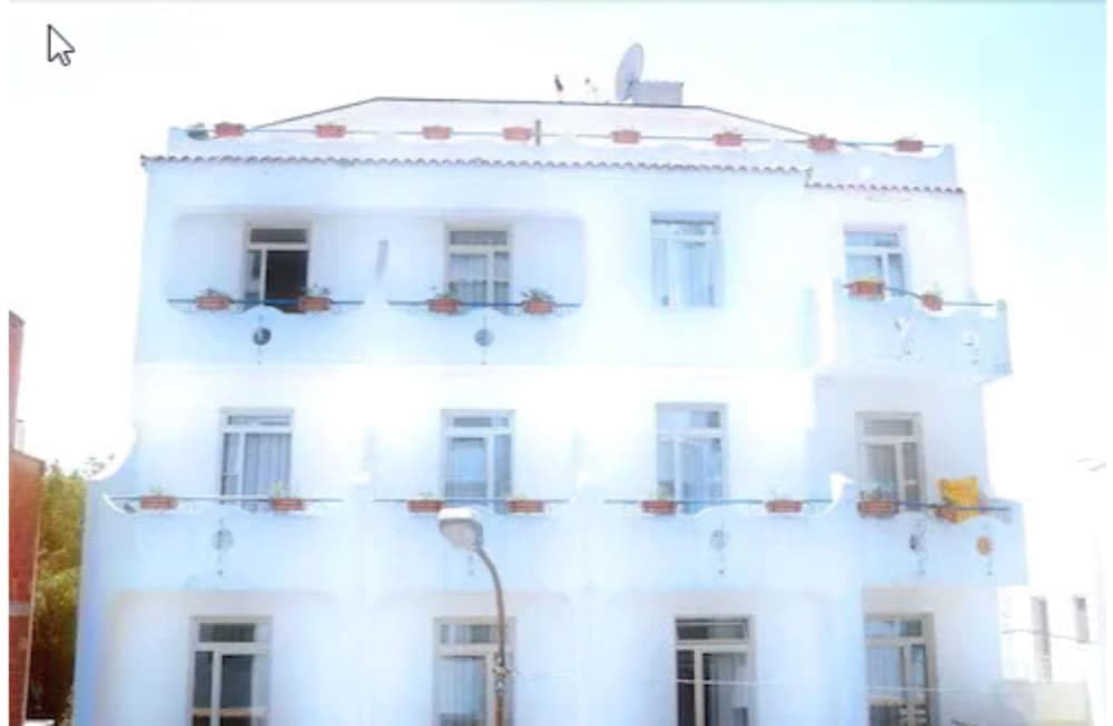 Konaklama yerinin ön cephesi