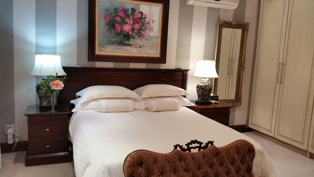 Royal Ridge Guest House and Apartments