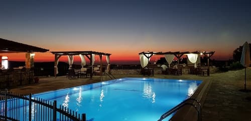 Ataviros Hotel