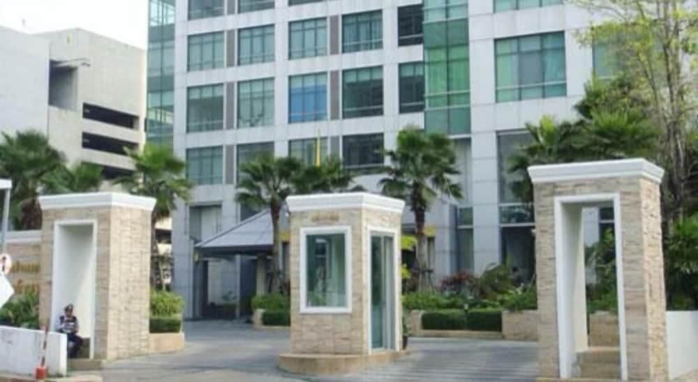 Baan Sathorn Riverfront