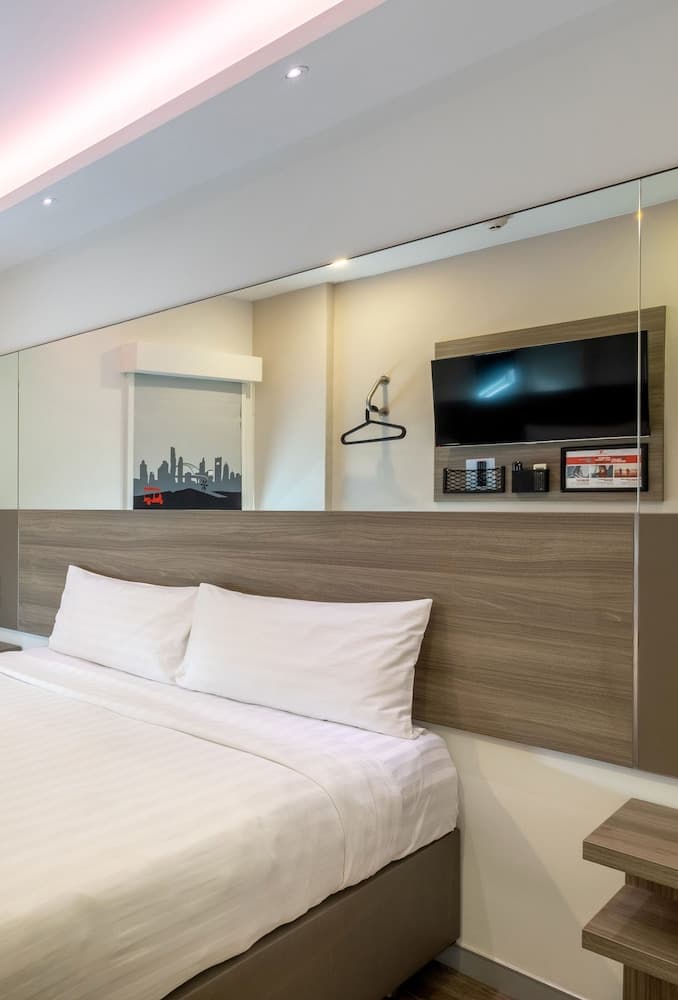 Red Planet Bangkok Surawong