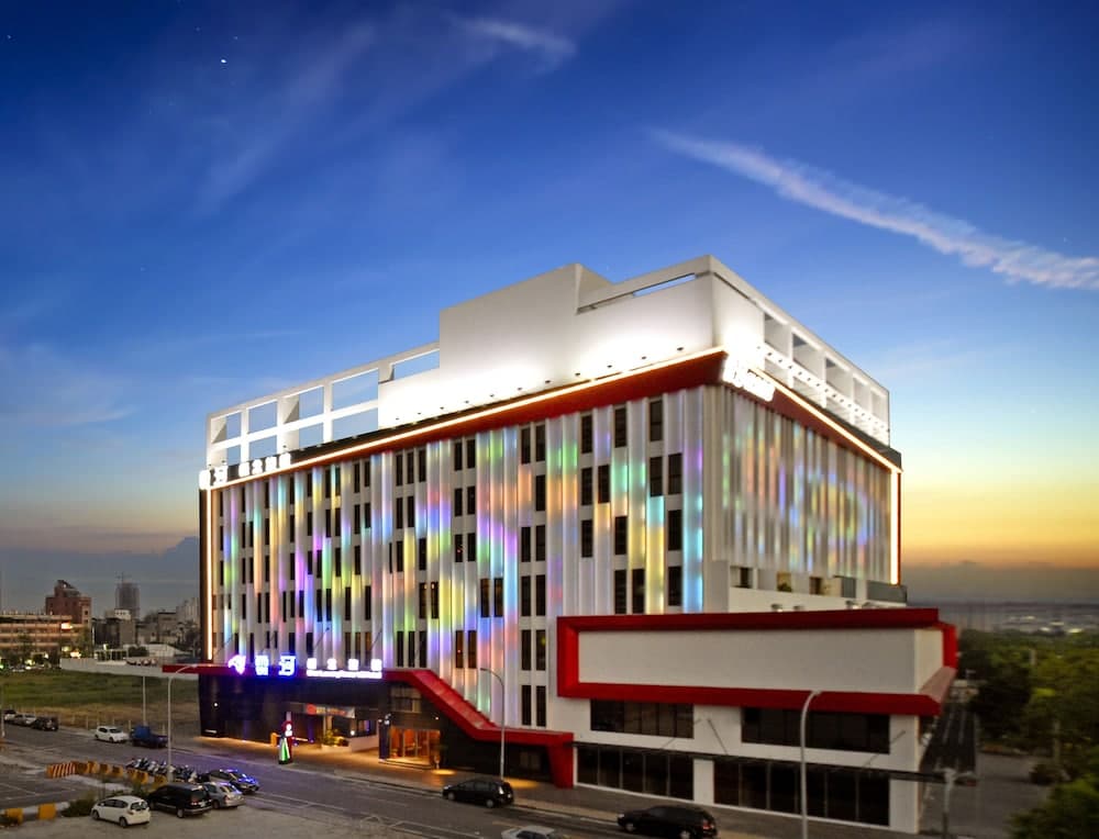 Uher Luxury Resort & Hotel