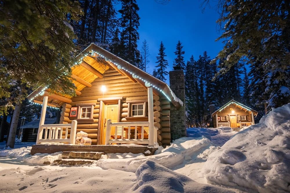 Storm Mountain Lodge Cabins & Dining
