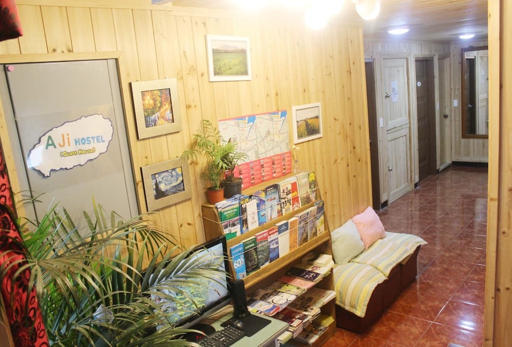 A Ji Hostel