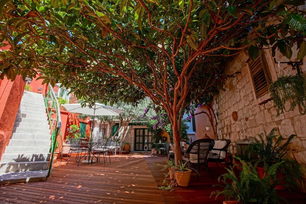 Zephyrus Boutique Accommodation