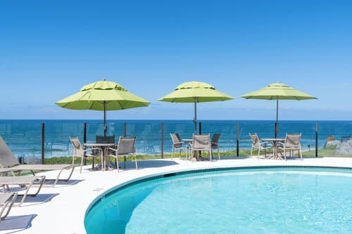 Wave Crest Resort