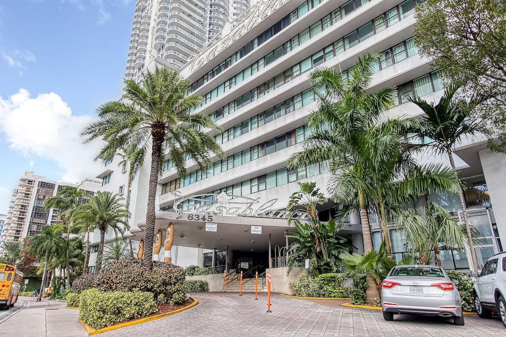 Private Apartments at the Casablanca