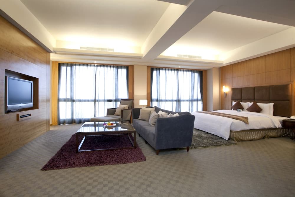 Justwin Grand Hotel