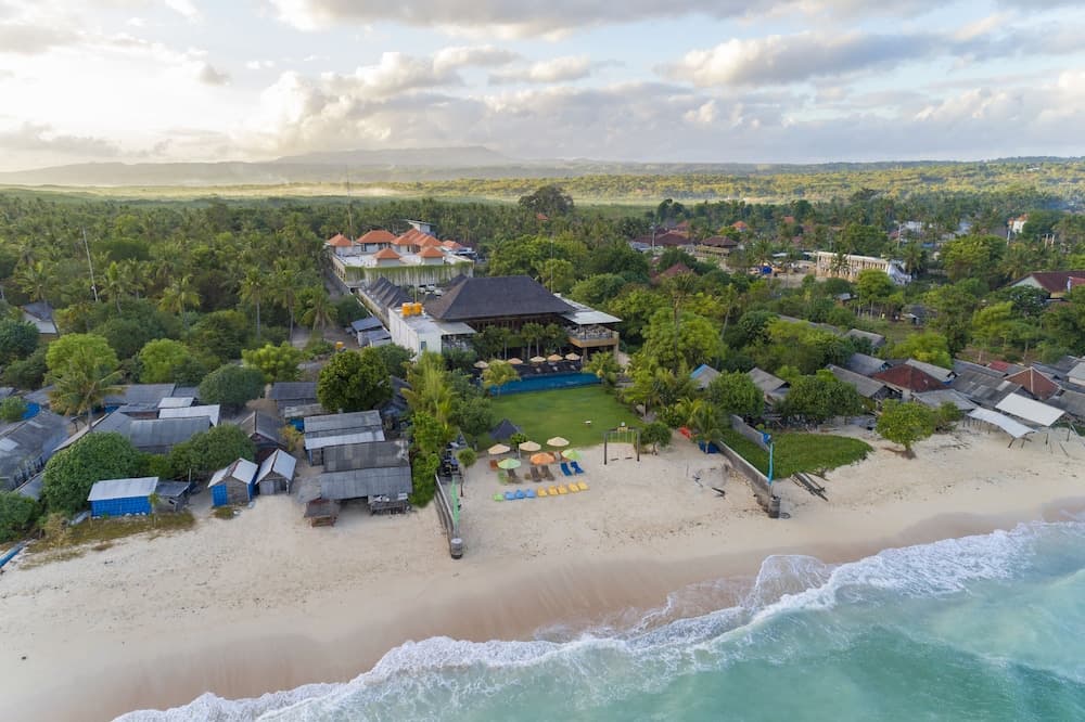 d’Nusa Beach Club and Resort