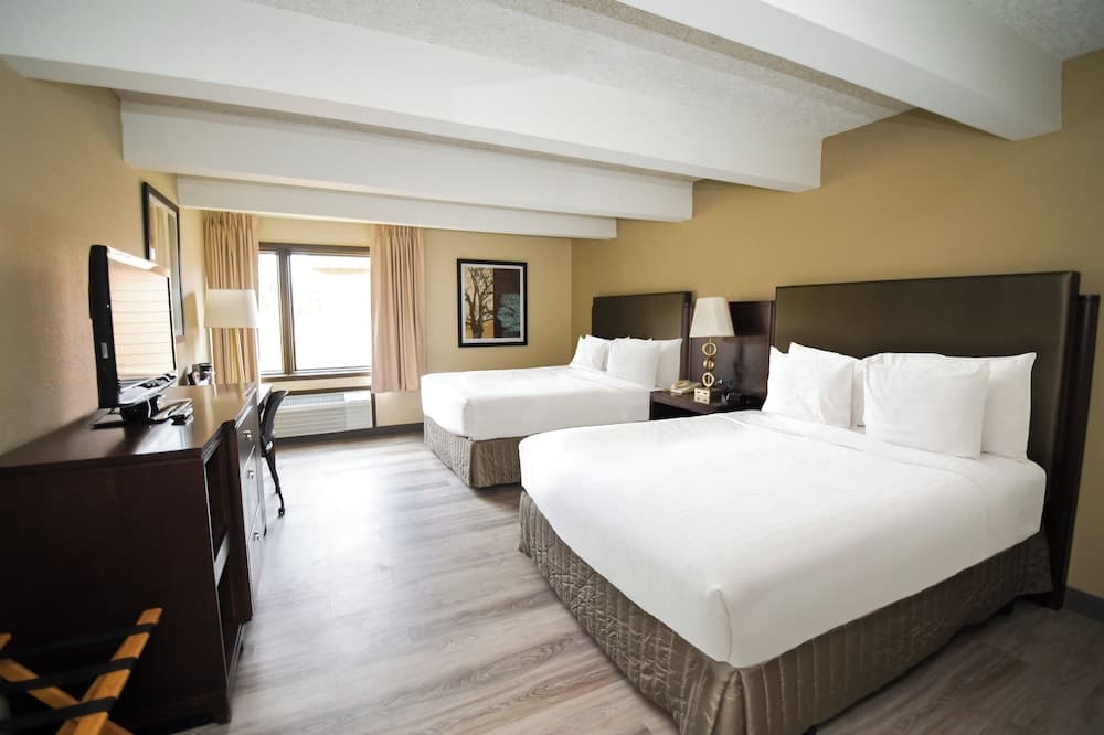 Fairway Inn & Suites