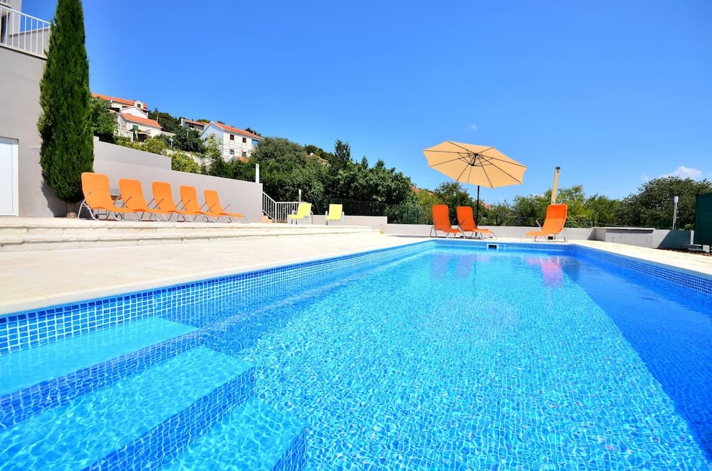BRETIA apartments & more