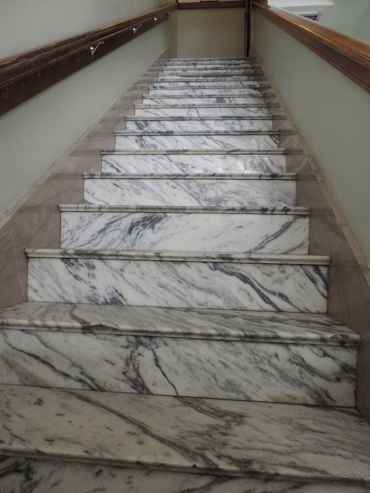 Gardner Hotel & Hostel