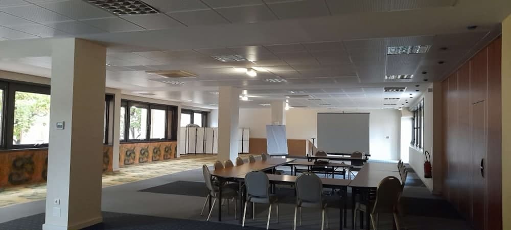 Toplantı salonu/imkânları