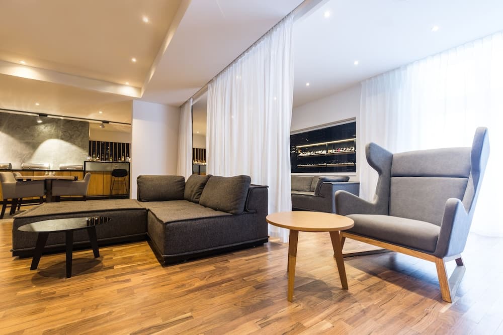 Lobi dinlenme salonu