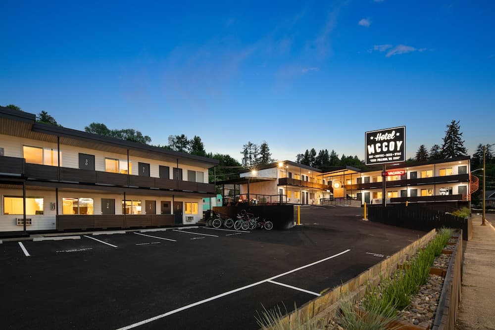 Hotel McCoy - Art, Coffee, Beer, Wine