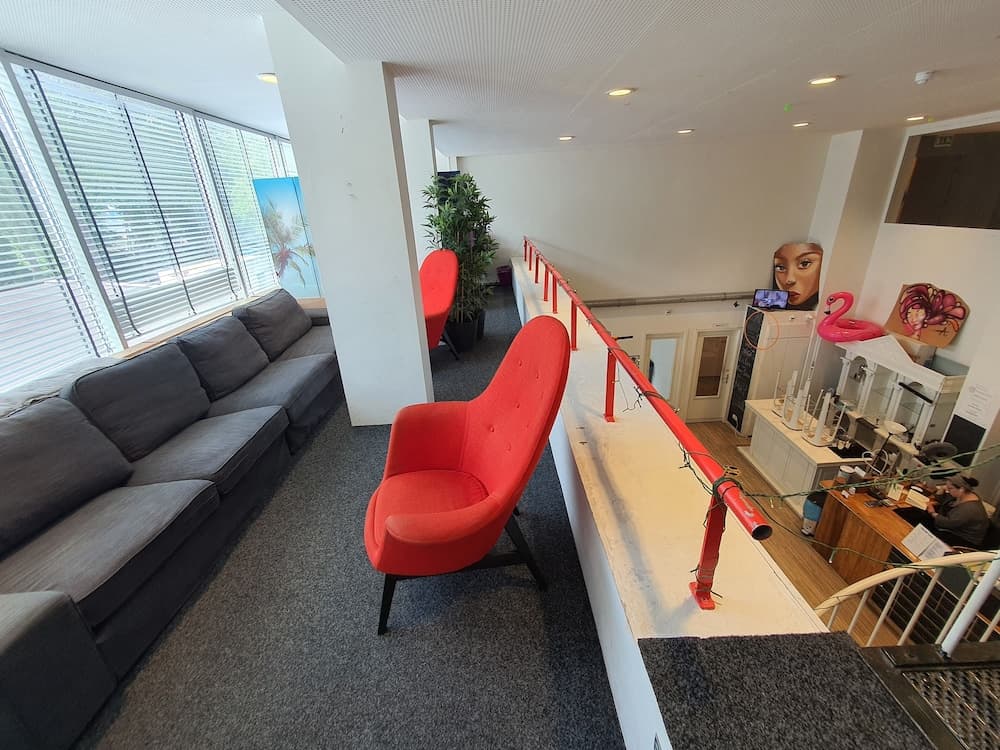 Lobi dinlenme salonu