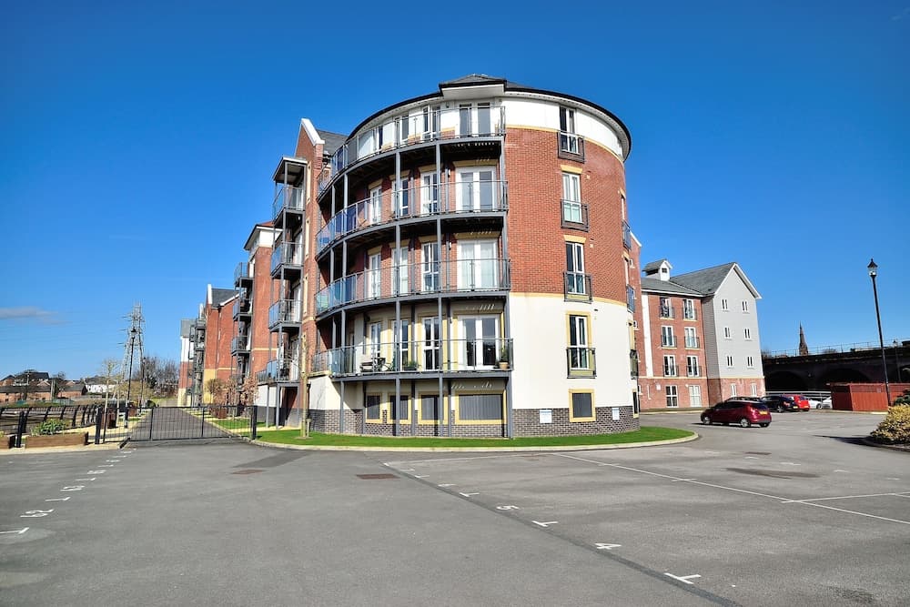 Racecourse Serviced Apartments