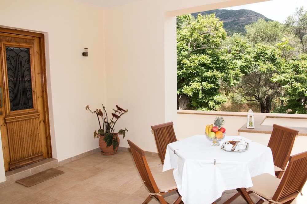 Açık havada yemek servisi