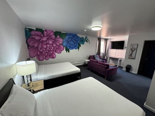 Commercial Hotel