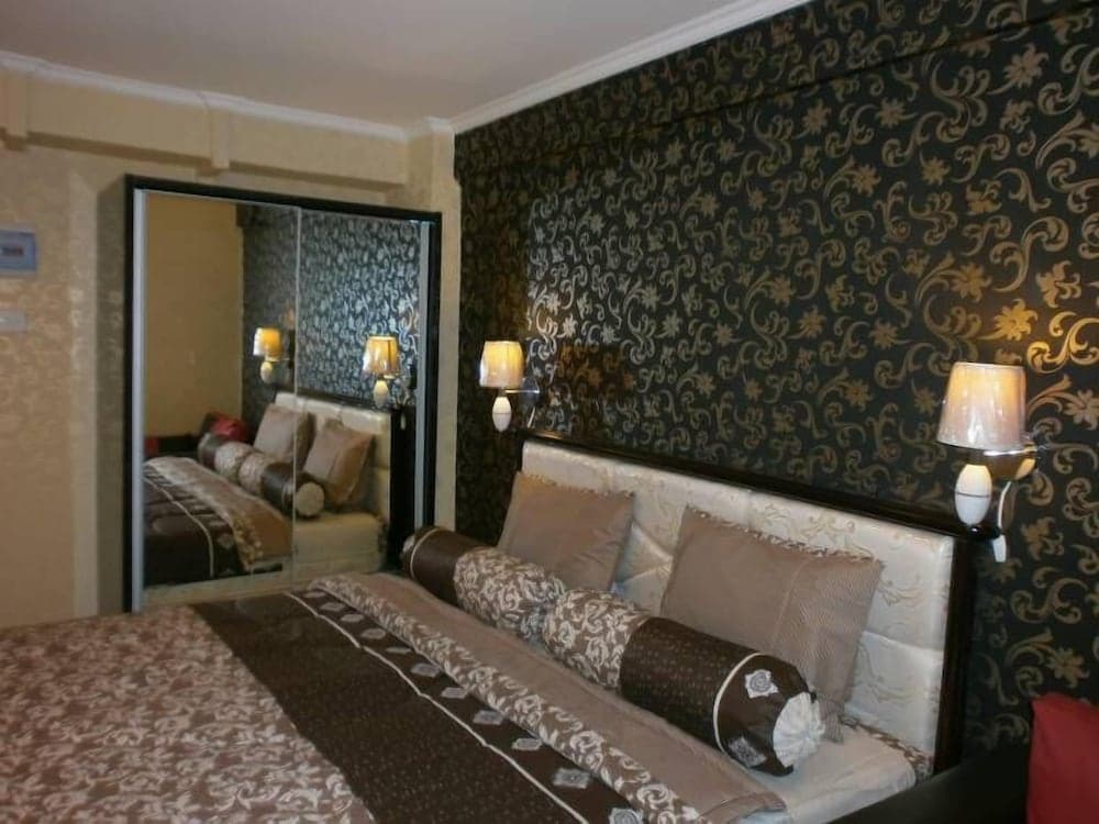 Hajjah Ririn's Kebagusan City