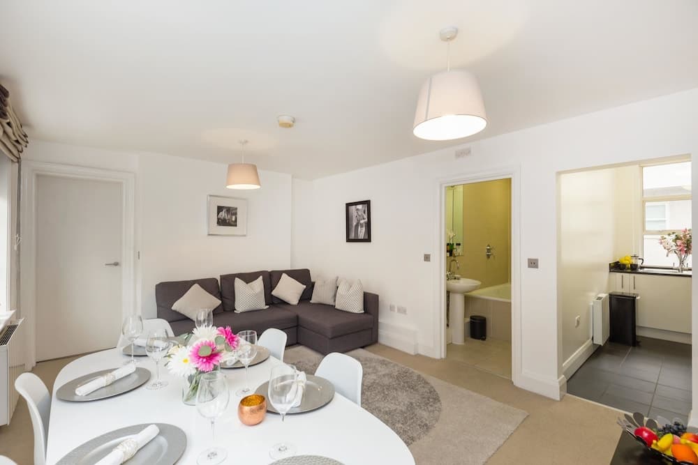 Urban Chic - Bond Street