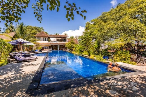 Oceans 5 Dive Resort