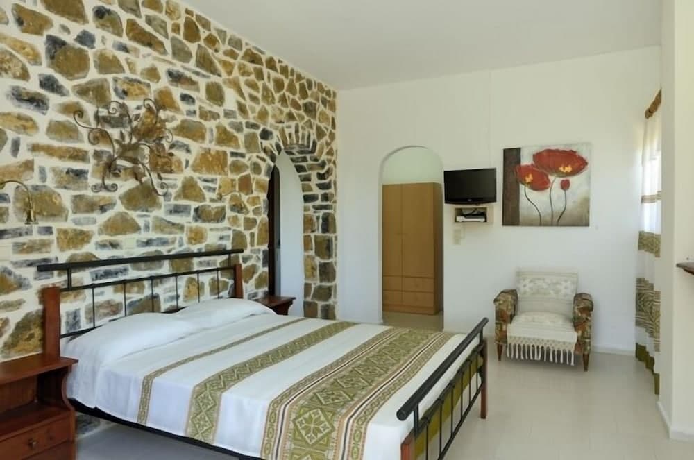 Albatros Studios & Apartments