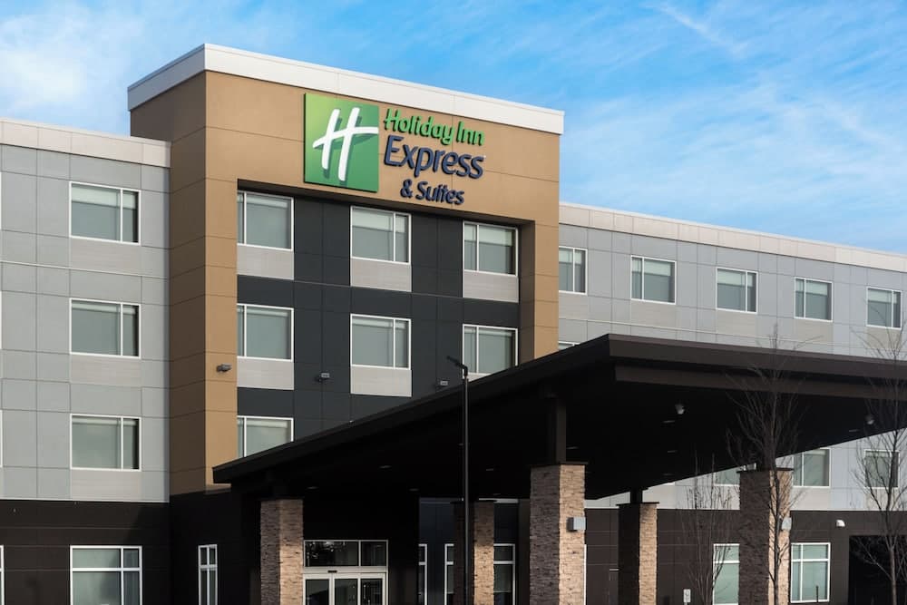 Holiday Inn Express & Suites West Edmonton - Mall Area by IHG