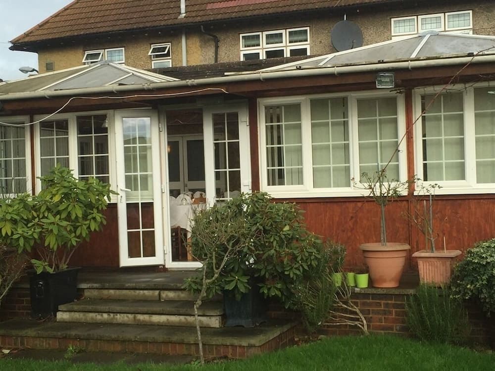 Colnbrook Lodge Guest House