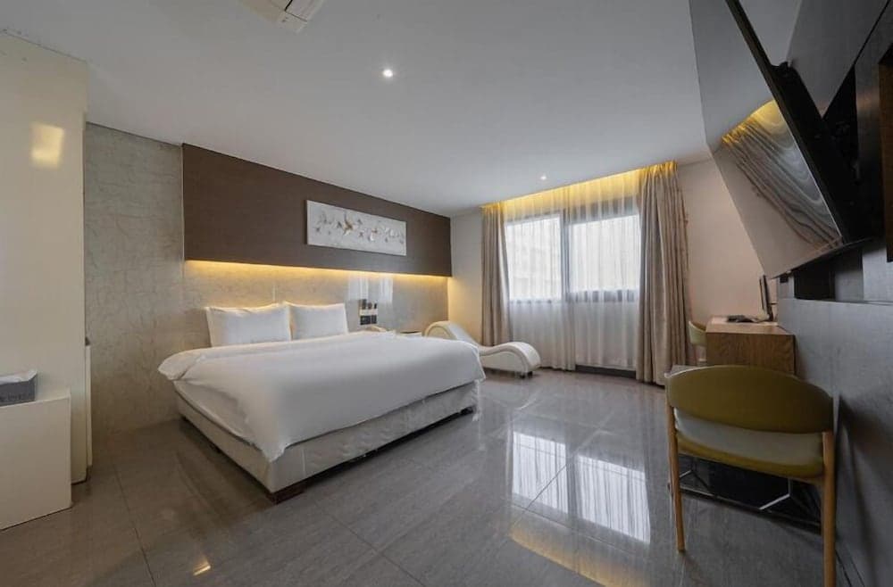 Guwol Hotel