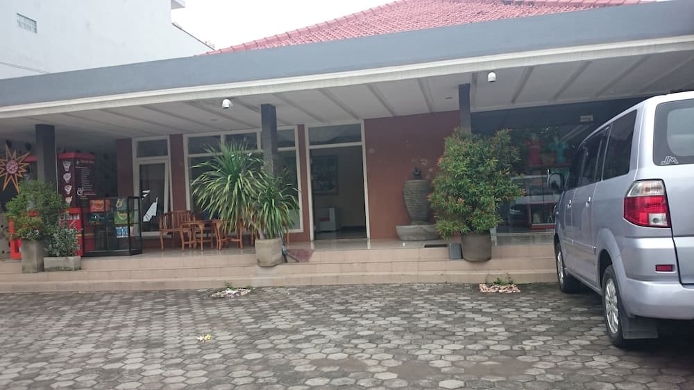 Hotel Catur Warga