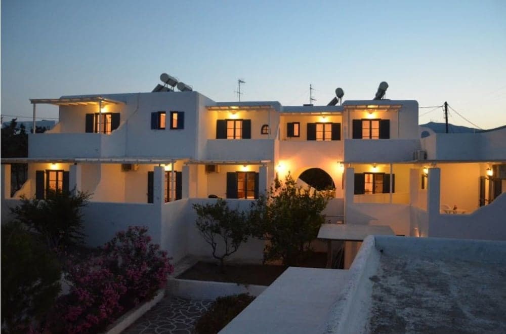 Kostas & Ioanna Studios