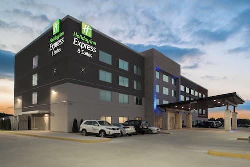 Holiday Inn Express & Suites Kingdom City by IHG
