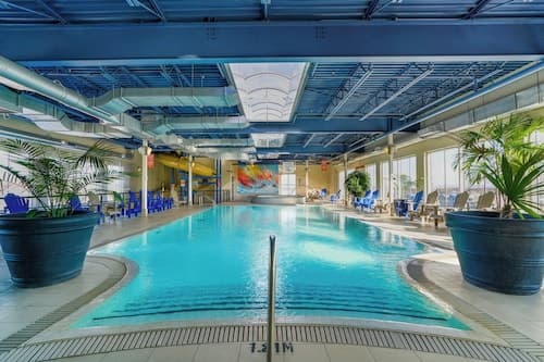 Hôtel Must – Aéroport de Québec par JARO
