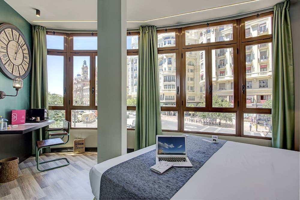Casual Vintage Valencia Hotel