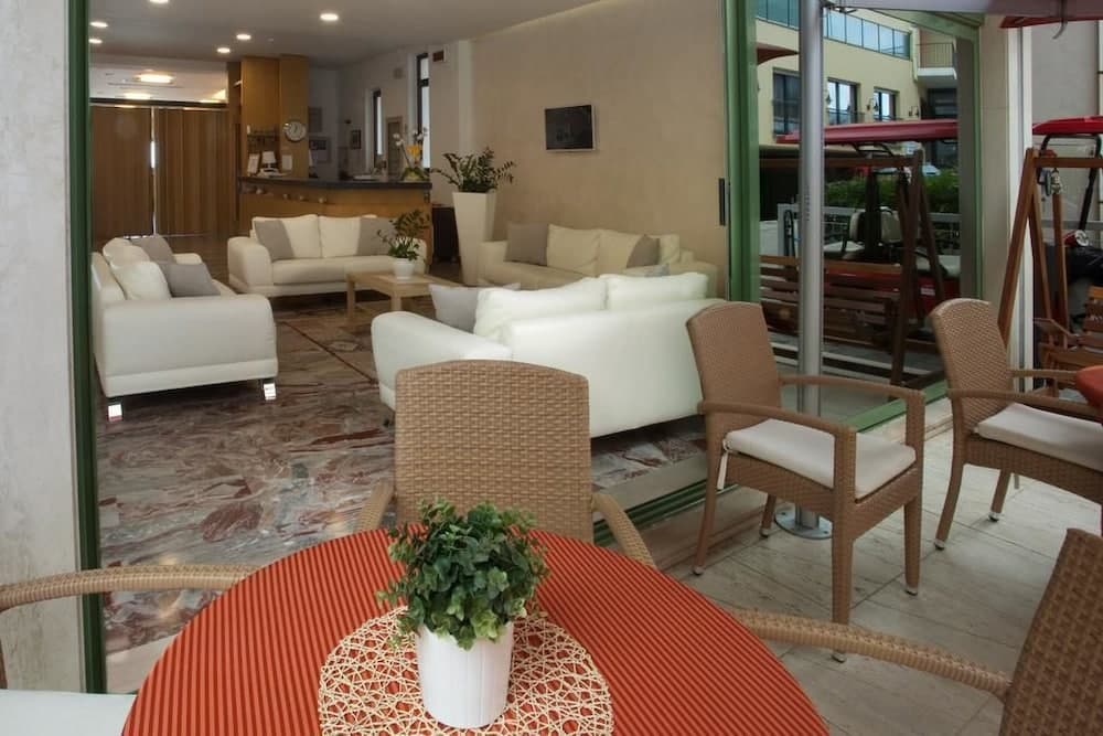 Lobi oturma alanı
