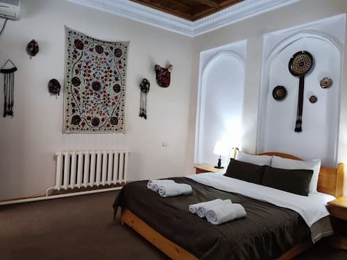 Ziyobaxsh Hotel