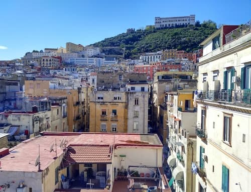 Sui Tetti di Napoli