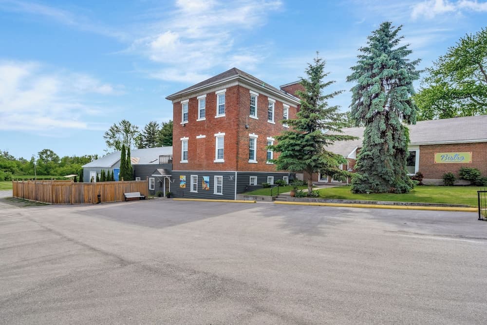 The Bloomfield Inn