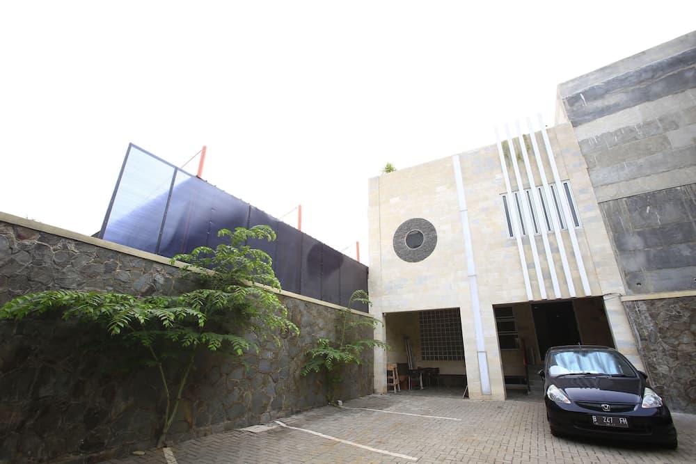 RedDoorz near Cilandak Town Square