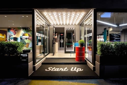 Up Hotel