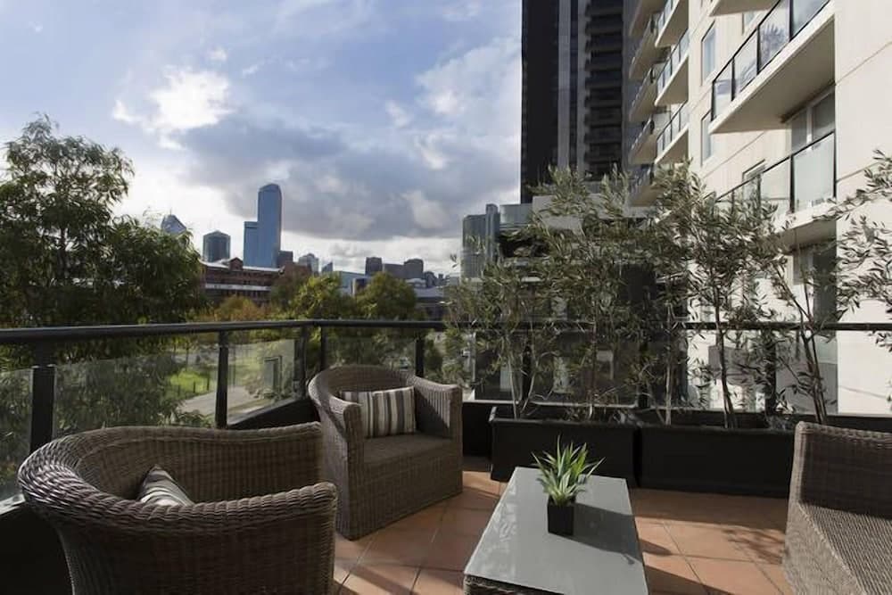 Platinum Apartments on Whiteman St